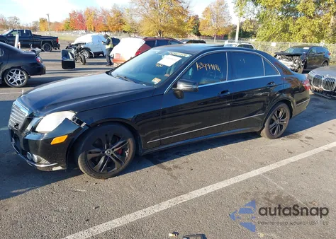 2010 Mercedes-Benz E 350 4Matic z USA, uszkodzony, nr VIN WDDHF8HB9AA050807